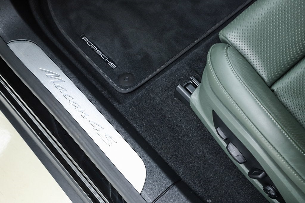 2025 Porsche Macan Electric 4S