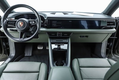 2025 Porsche Macan Electric 4S