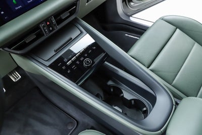 2025 Porsche Macan Electric 4S