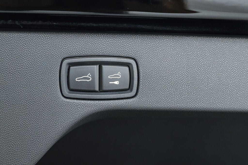 2025 Porsche Macan Electric 4S