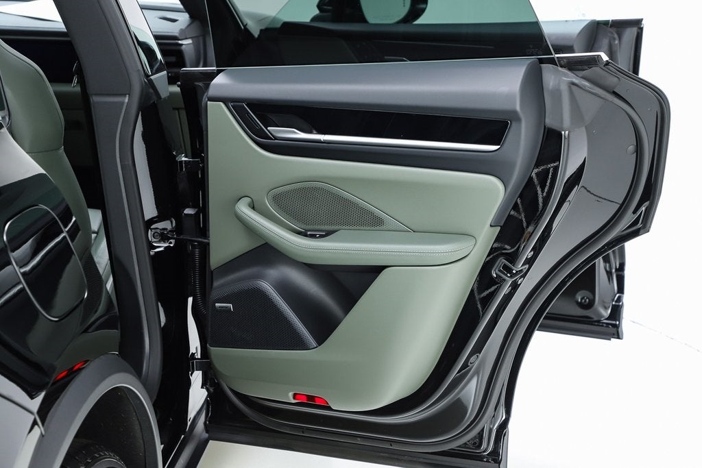 2025 Porsche Macan Electric 4S