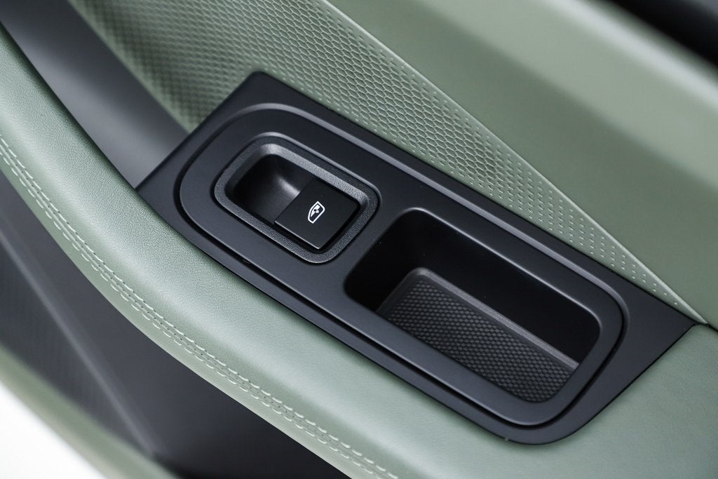 2025 Porsche Macan Electric 4S