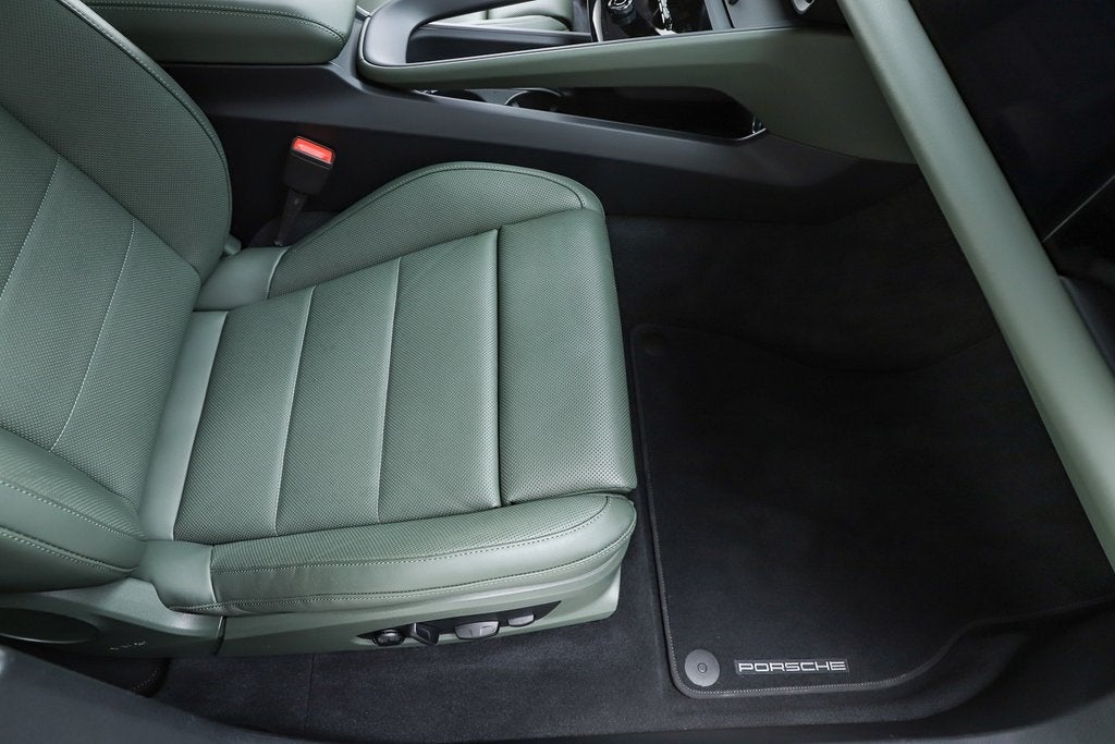 2025 Porsche Macan Electric 4S