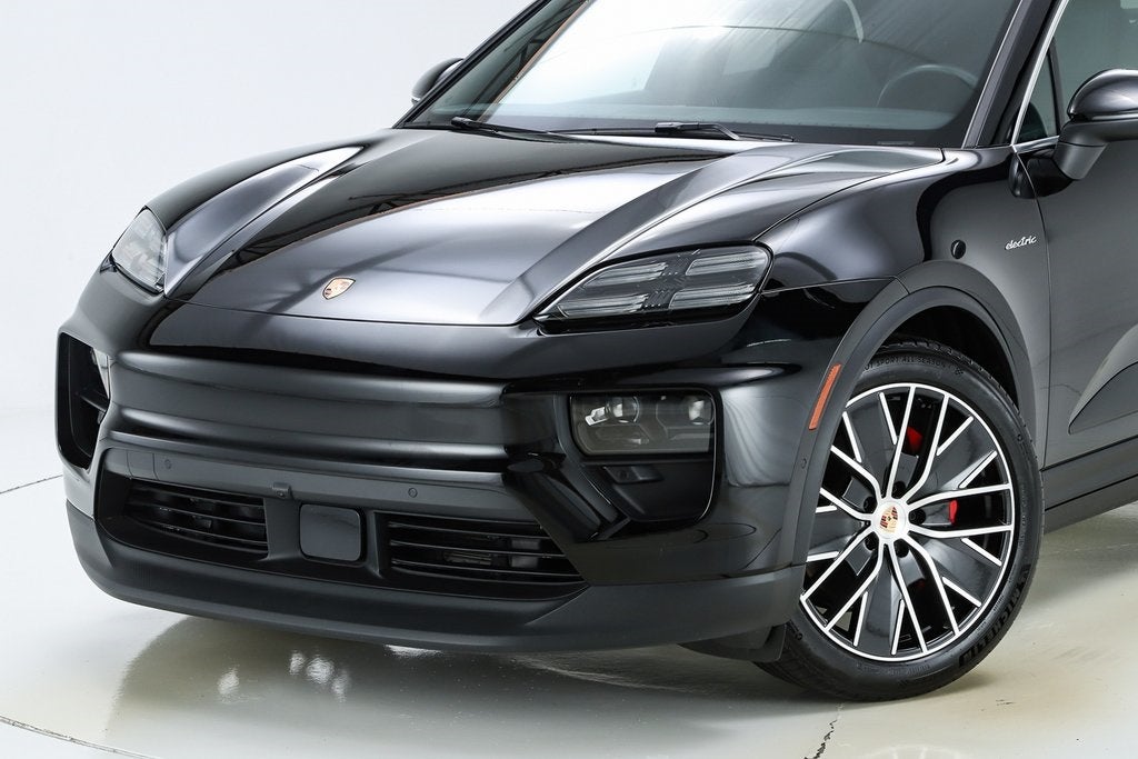2025 Porsche Macan Electric 4S