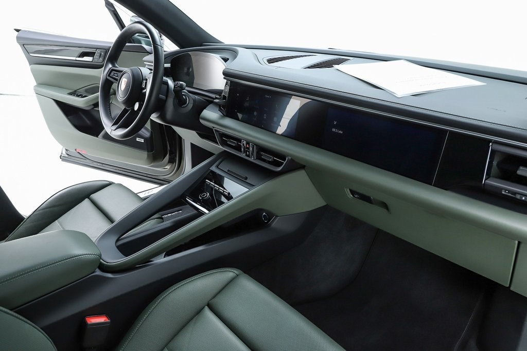 2025 Porsche Macan Electric 4S