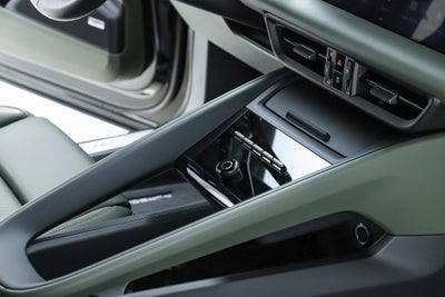 2025 Porsche Macan Electric 4S