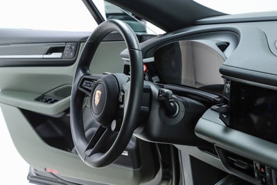 2025 Porsche Macan Electric 4S