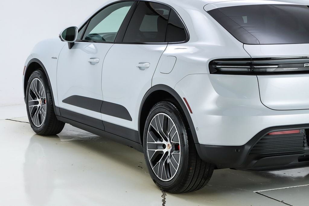 2025 Porsche Macan Electric 4S