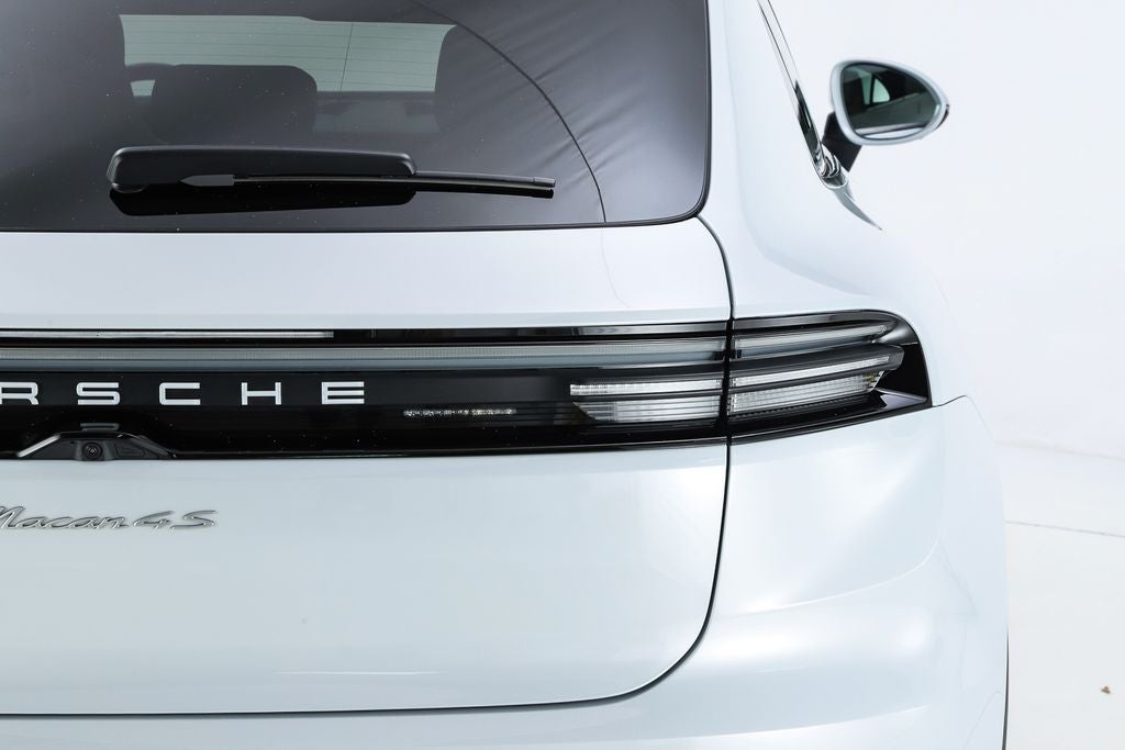 2025 Porsche Macan Electric 4S