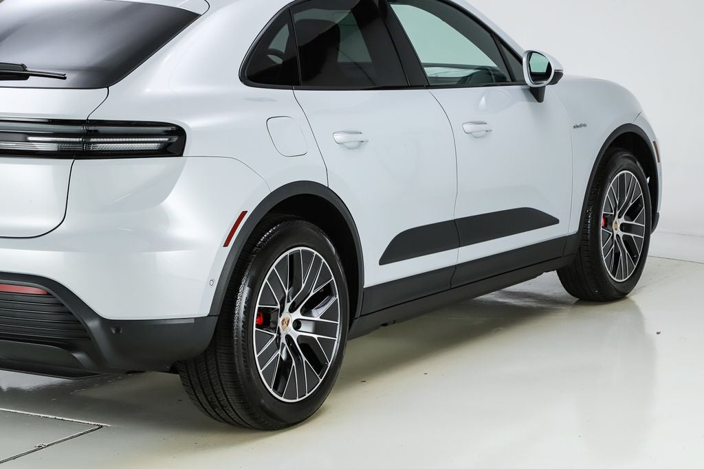 2025 Porsche Macan Electric 4S