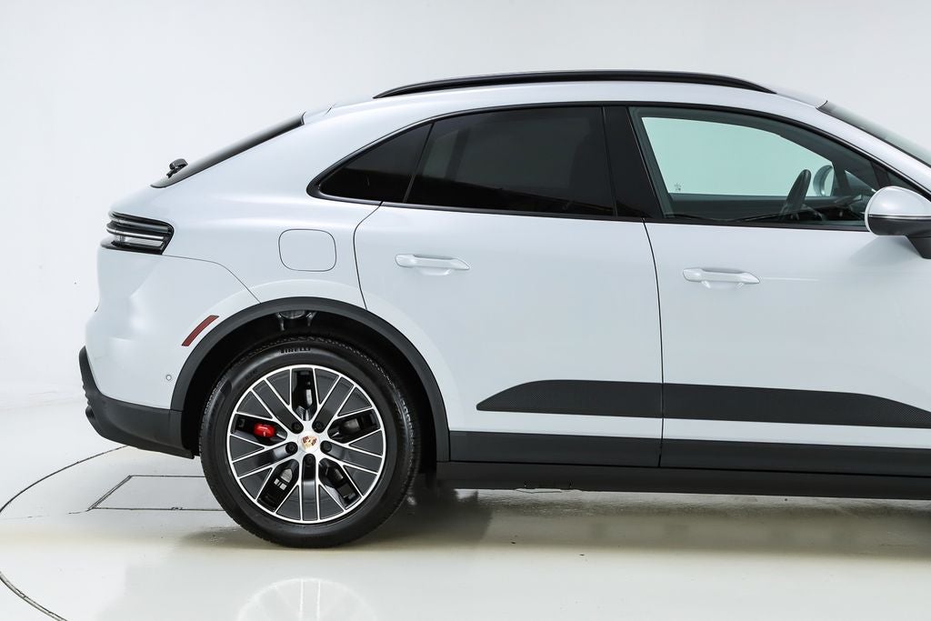 2025 Porsche Macan Electric 4S