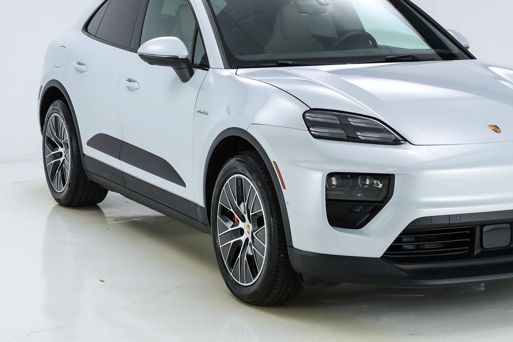 2025 Porsche Macan Electric 4S