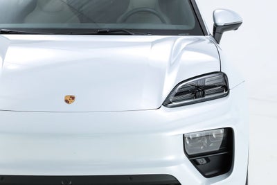 2025 Porsche Macan Electric 4S