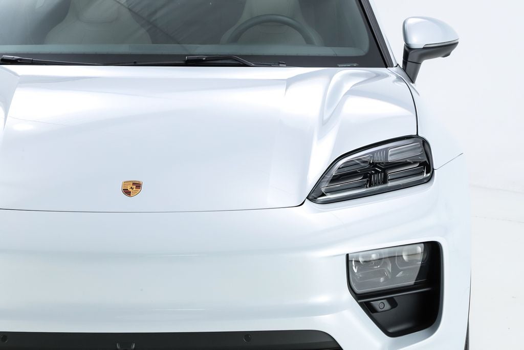 2025 Porsche Macan Electric 4S