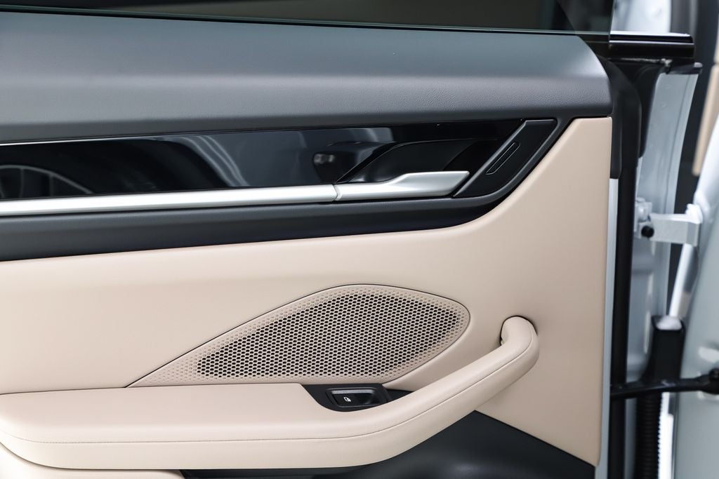 2025 Porsche Macan Electric 4S