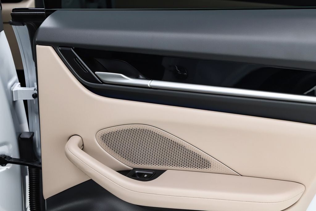 2025 Porsche Macan Electric 4S