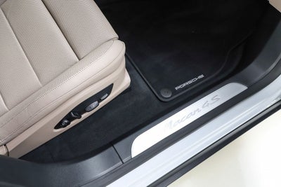 2025 Porsche Macan Electric 4S