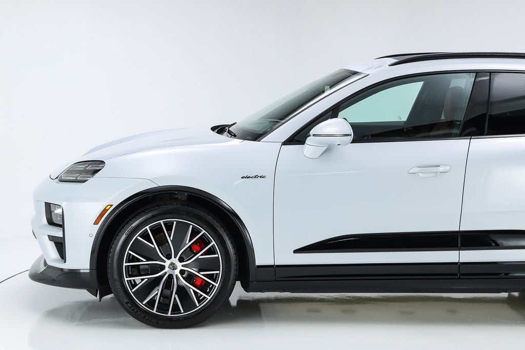 2025 Porsche Macan Electric Turbo