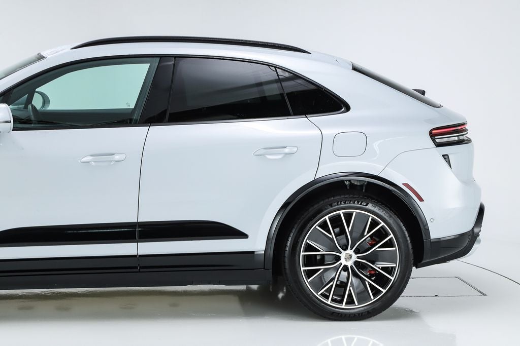 2025 Porsche Macan Electric Turbo