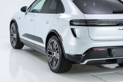 2025 Porsche Macan Electric Turbo