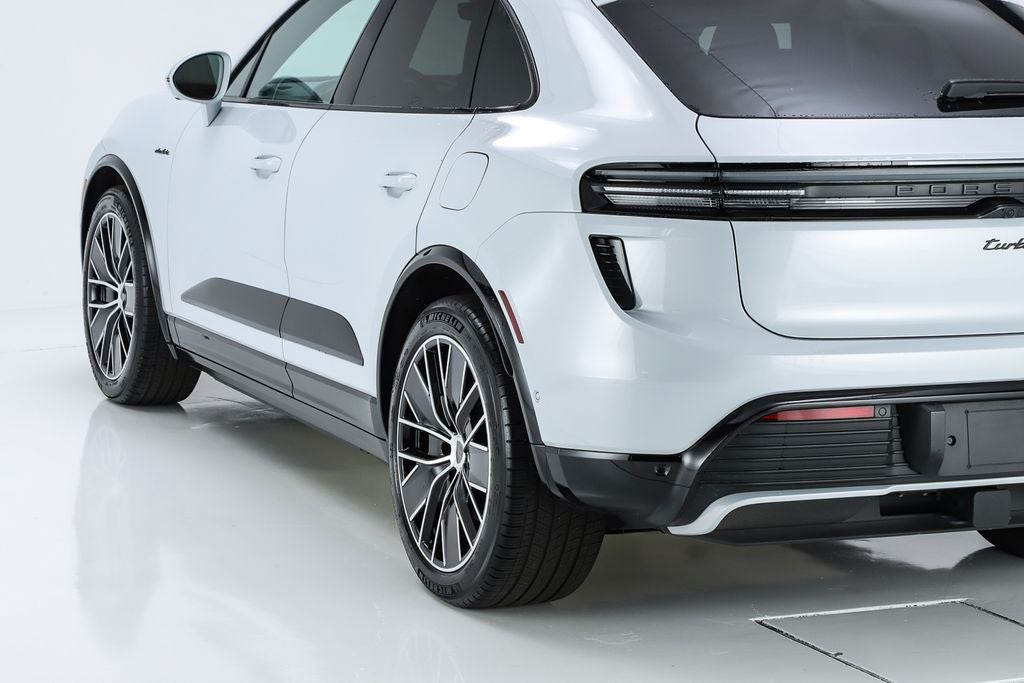 2025 Porsche Macan Electric Turbo
