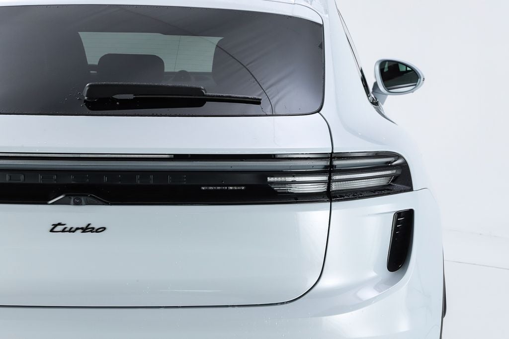 2025 Porsche Macan Electric Turbo