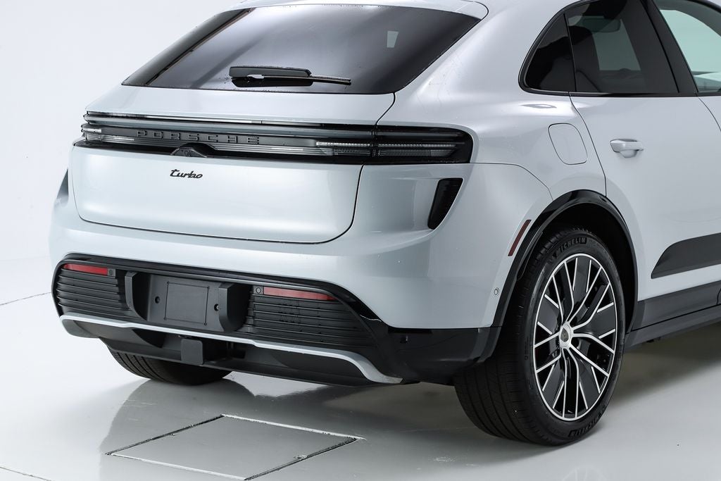 2025 Porsche Macan Electric Turbo