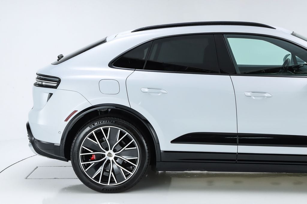 2025 Porsche Macan Electric Turbo