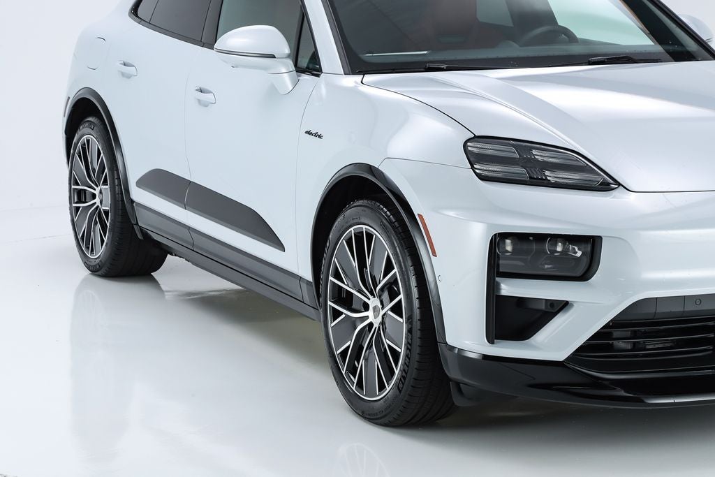 2025 Porsche Macan Electric Turbo