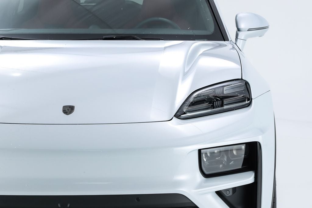 2025 Porsche Macan Electric Turbo