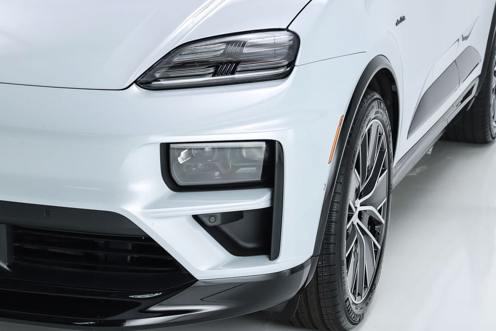 2025 Porsche Macan Electric Turbo