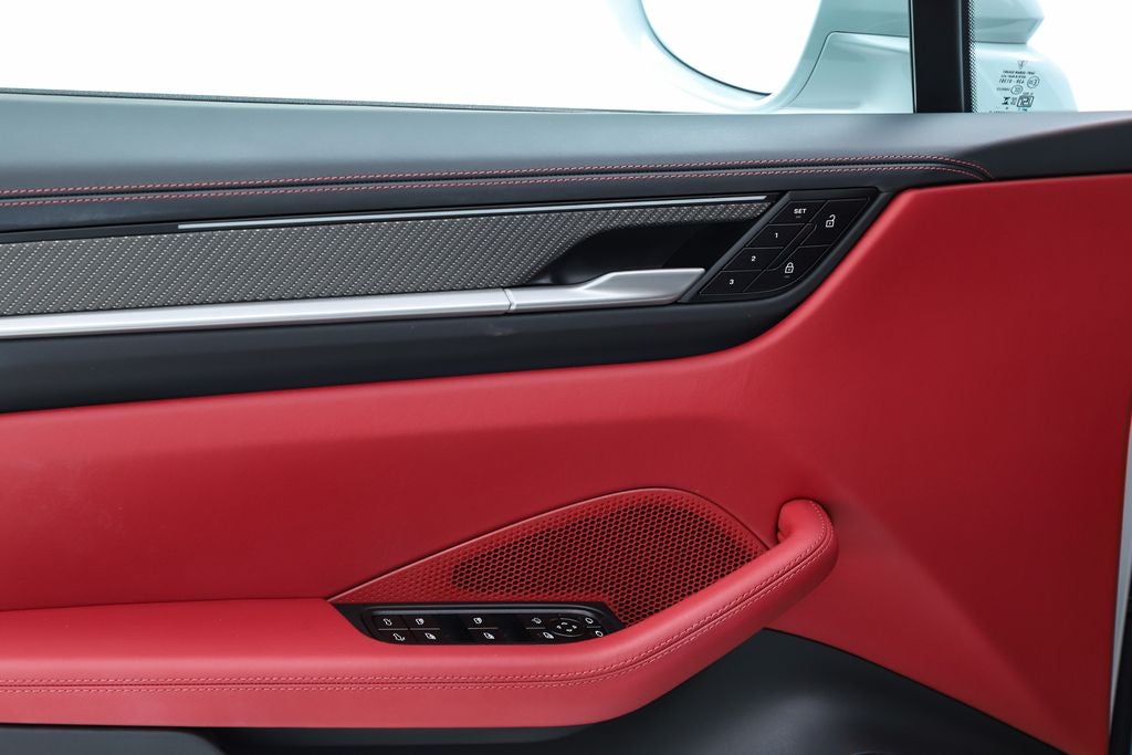 2025 Porsche Macan Electric Turbo