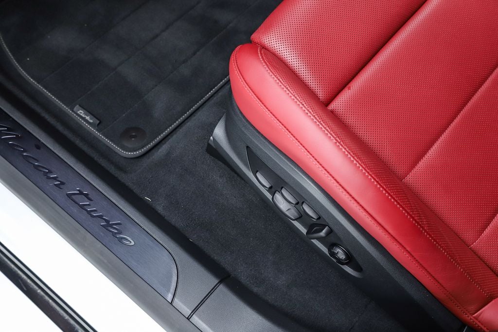 2025 Porsche Macan Electric Turbo