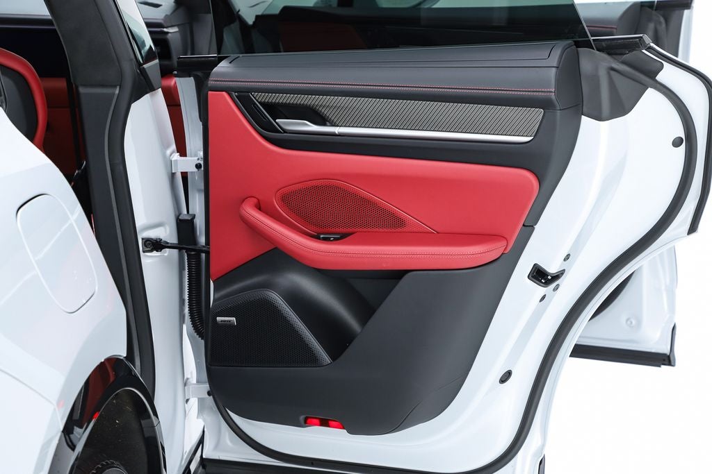 2025 Porsche Macan Electric Turbo