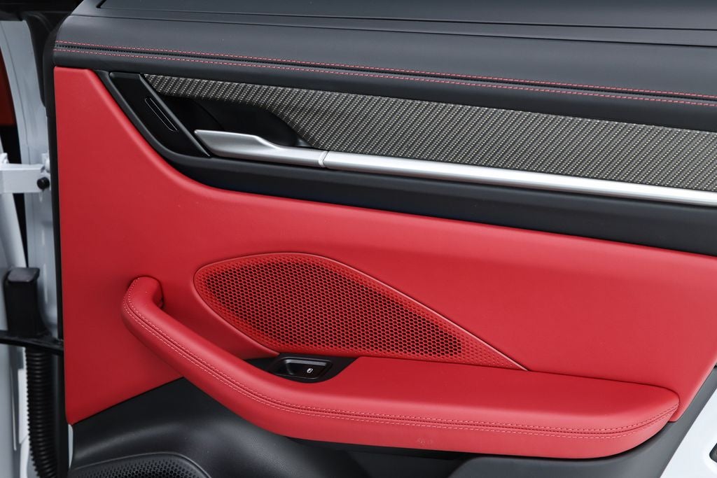 2025 Porsche Macan Electric Turbo