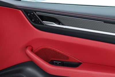2025 Porsche Macan Electric Turbo