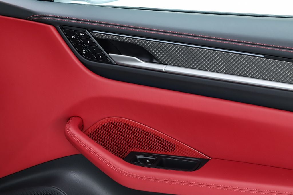 2025 Porsche Macan Electric Turbo