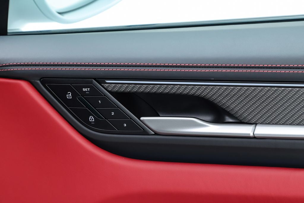 2025 Porsche Macan Electric Turbo