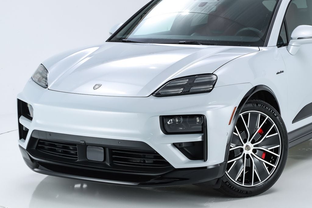 2025 Porsche Macan Electric Turbo