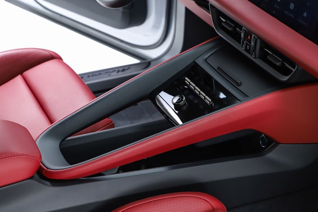 2025 Porsche Macan Electric Turbo