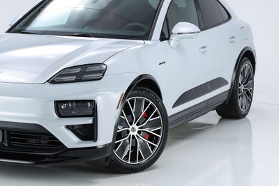 2025 Porsche Macan Electric Turbo