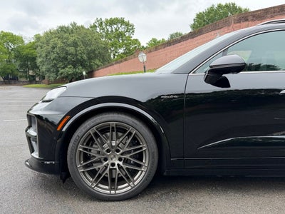 2025 Porsche Macan Electric Turbo