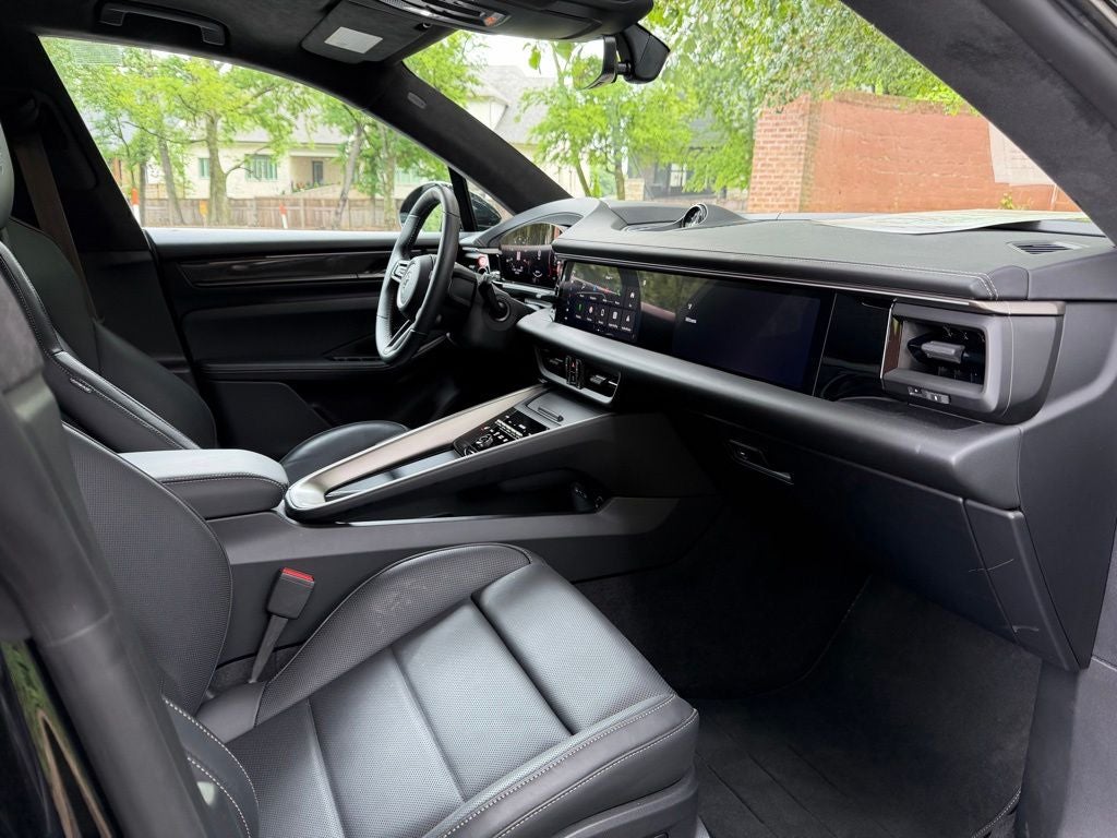 2025 Porsche Macan Electric Turbo