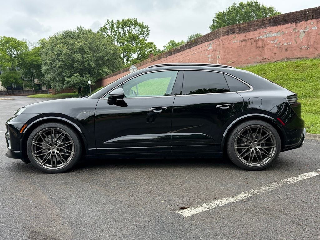 2025 Porsche Macan Electric Turbo