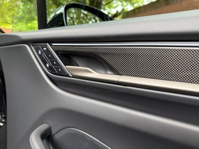 2025 Porsche Macan Electric Turbo