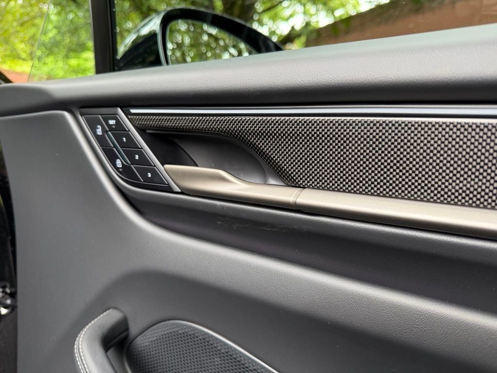 2025 Porsche Macan Electric Turbo
