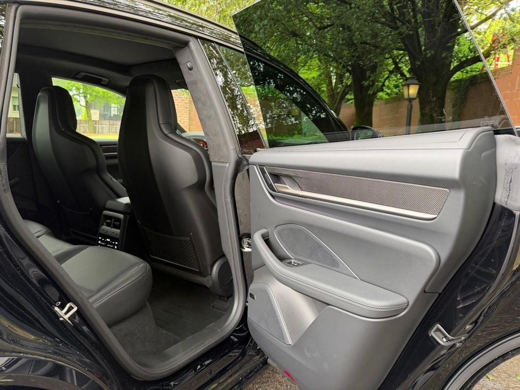 2025 Porsche Macan Electric Turbo