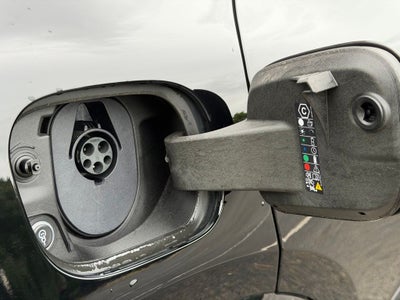 2025 Porsche Macan Electric Turbo