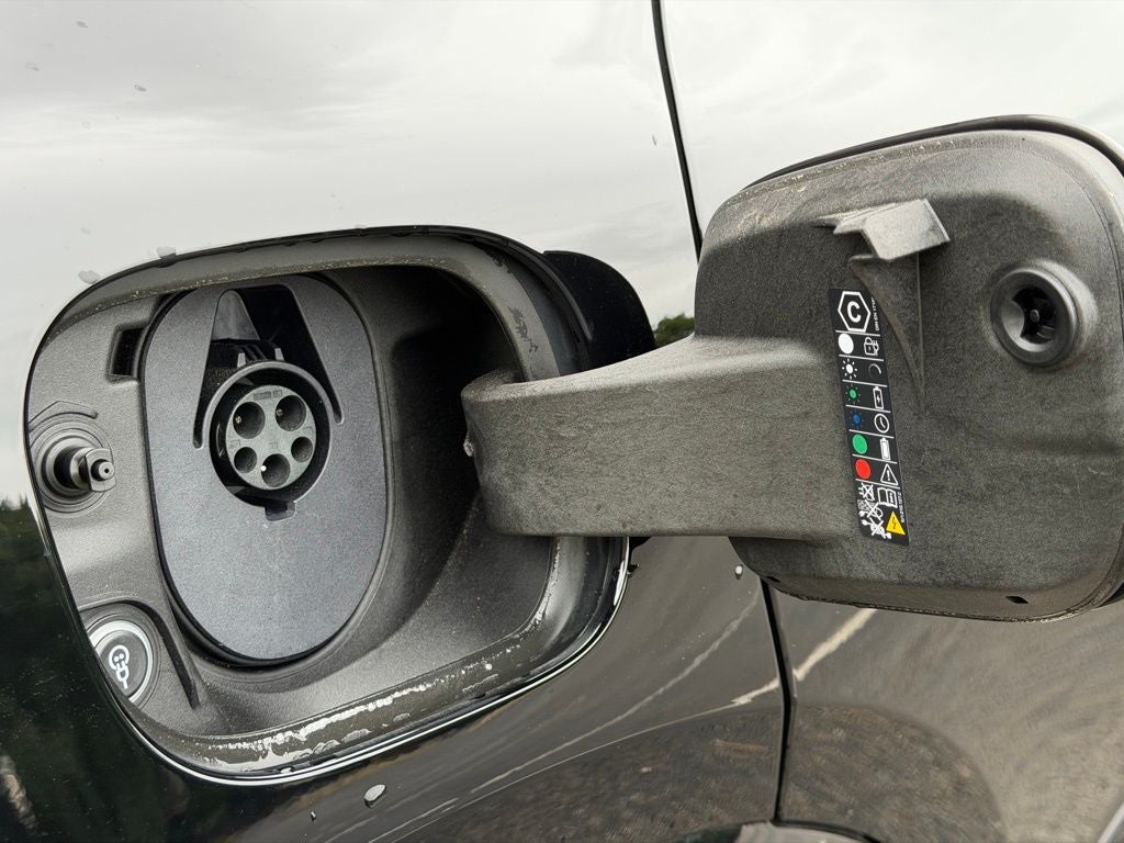 2025 Porsche Macan Electric Turbo