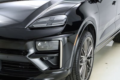 2025 Porsche Macan Electric Turbo